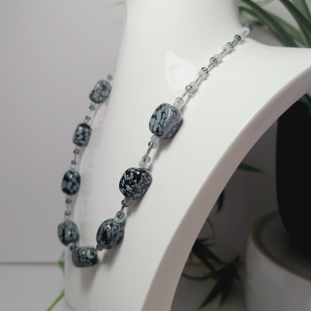 Snowflake Jasper - Vintage  Beaded Necklace with Toggle Clasp - Picture 5 of 8